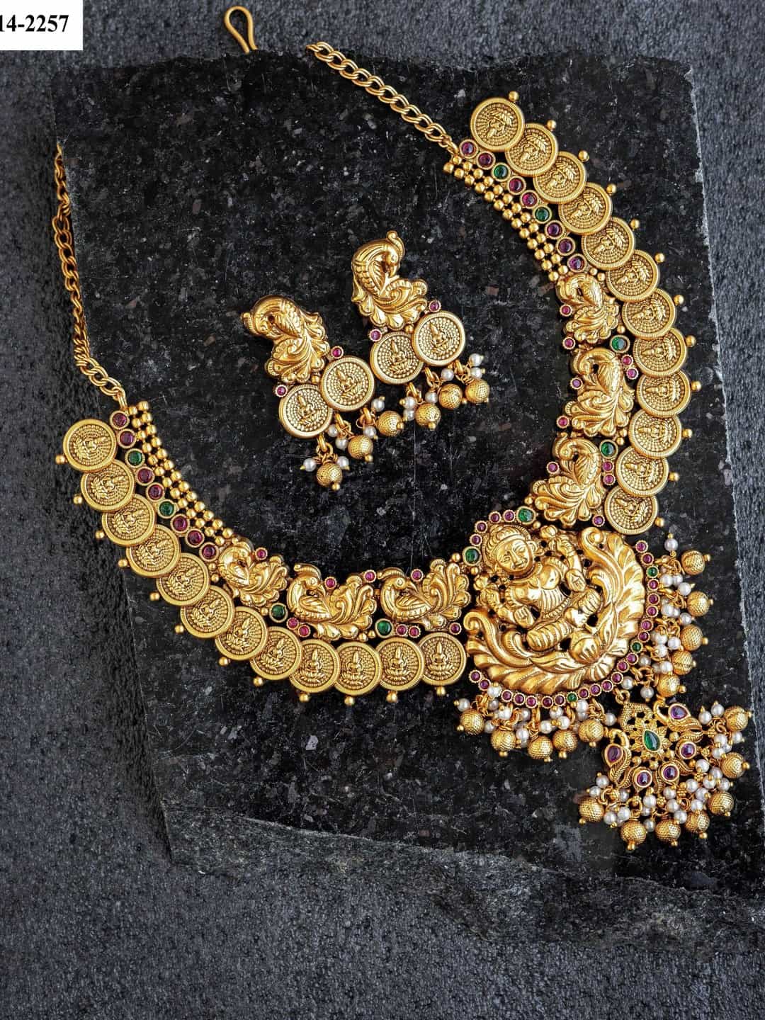 Ishhaara Antique Designer Necklace With Earrings