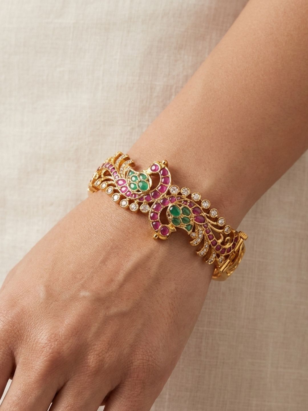 Ishhaara Antique Dual Peacock Openable Screw Kada