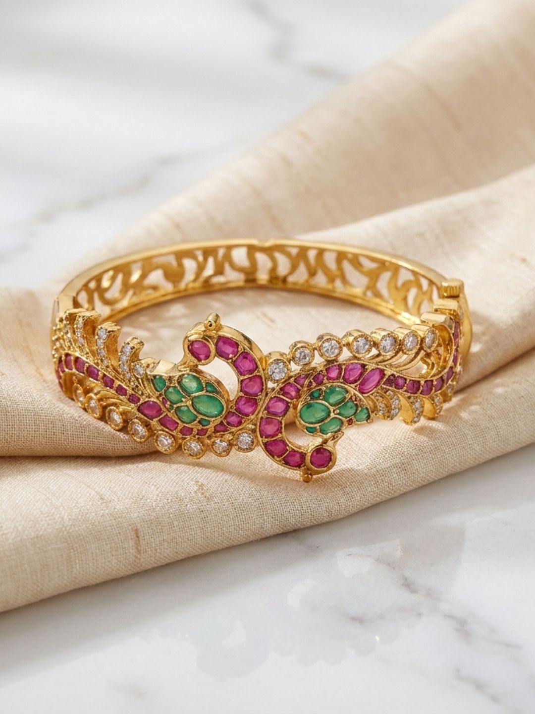 Ishhaara Antique Dual Peacock Openable Screw Kada