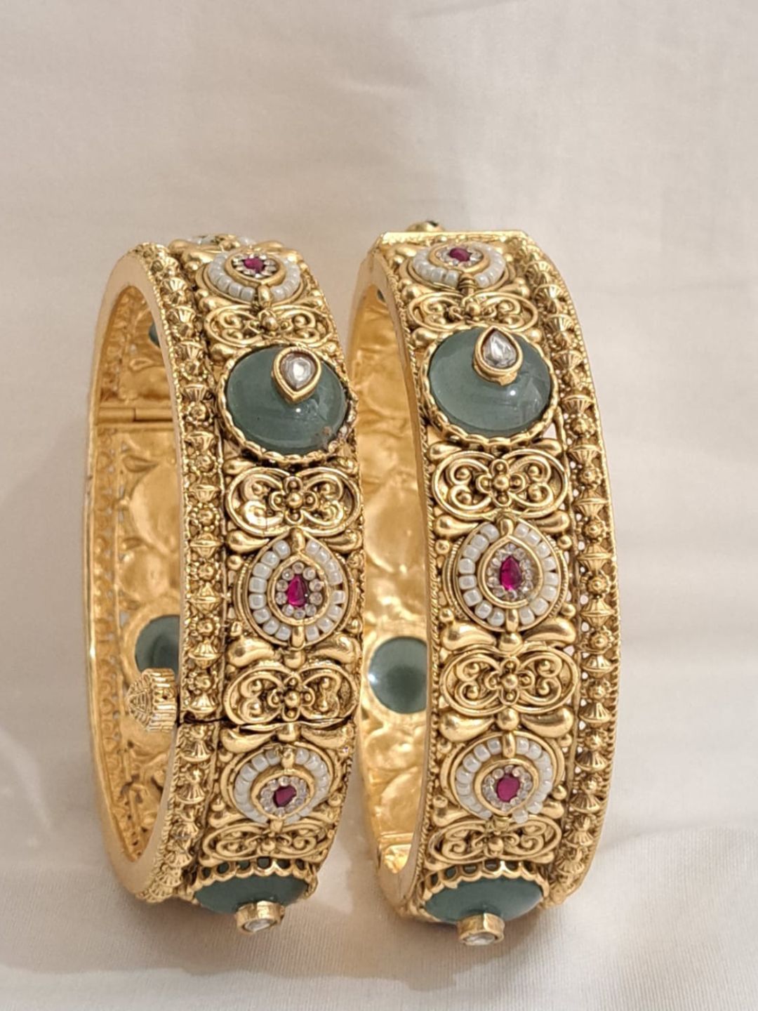 Ishhaara Antique Gold Finish Bangles