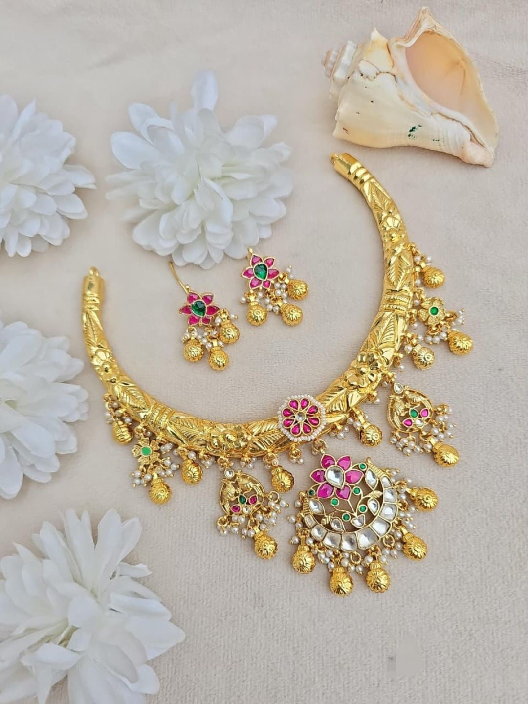 Ishhaara Antique Gold Kundan Choker Set - handcrafted Indian jewellery
