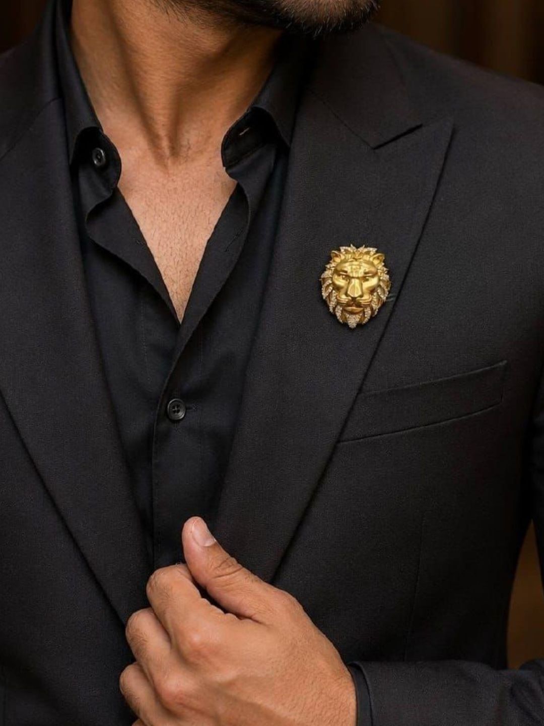 Ishhaara Antique Gold Lion Head Brooch