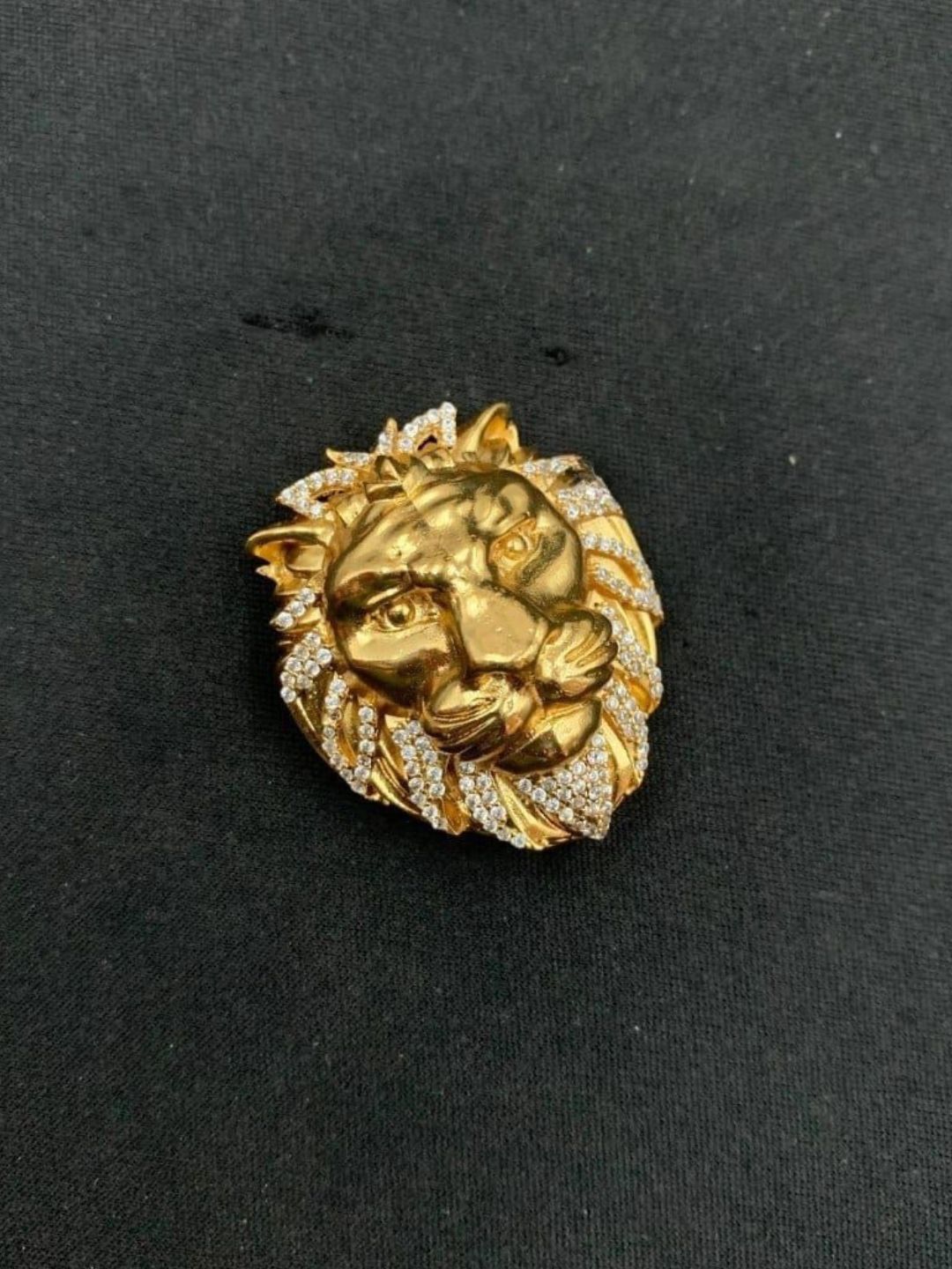 Ishhaara Antique Gold Lion Head Brooch