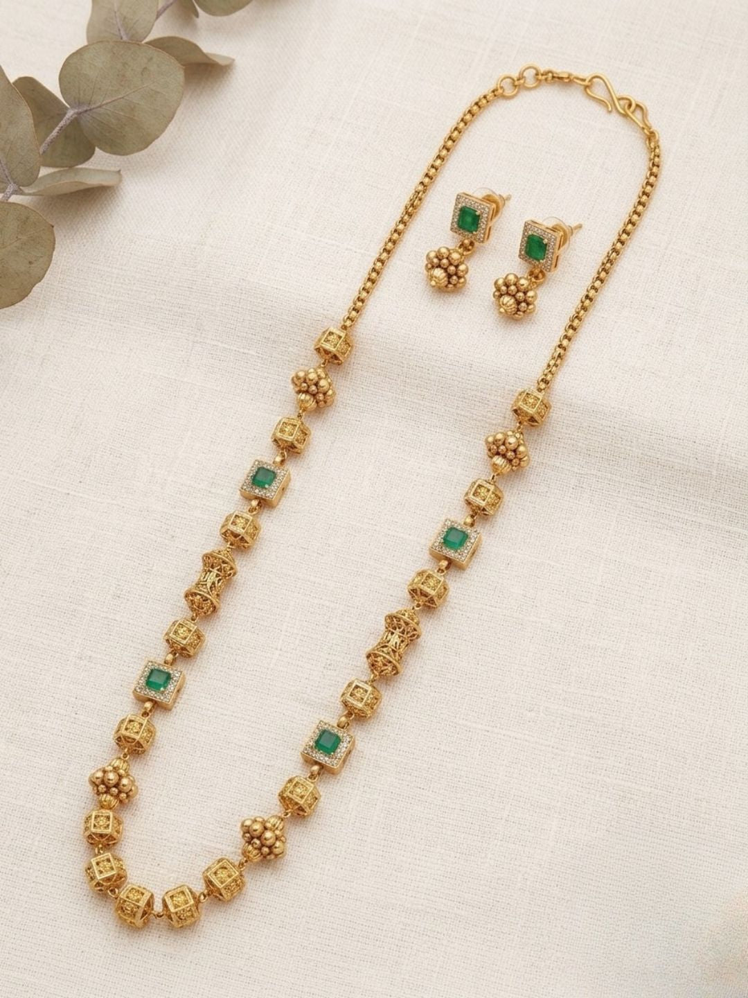 Ishhaara Antique Golden And Green Beads Mala