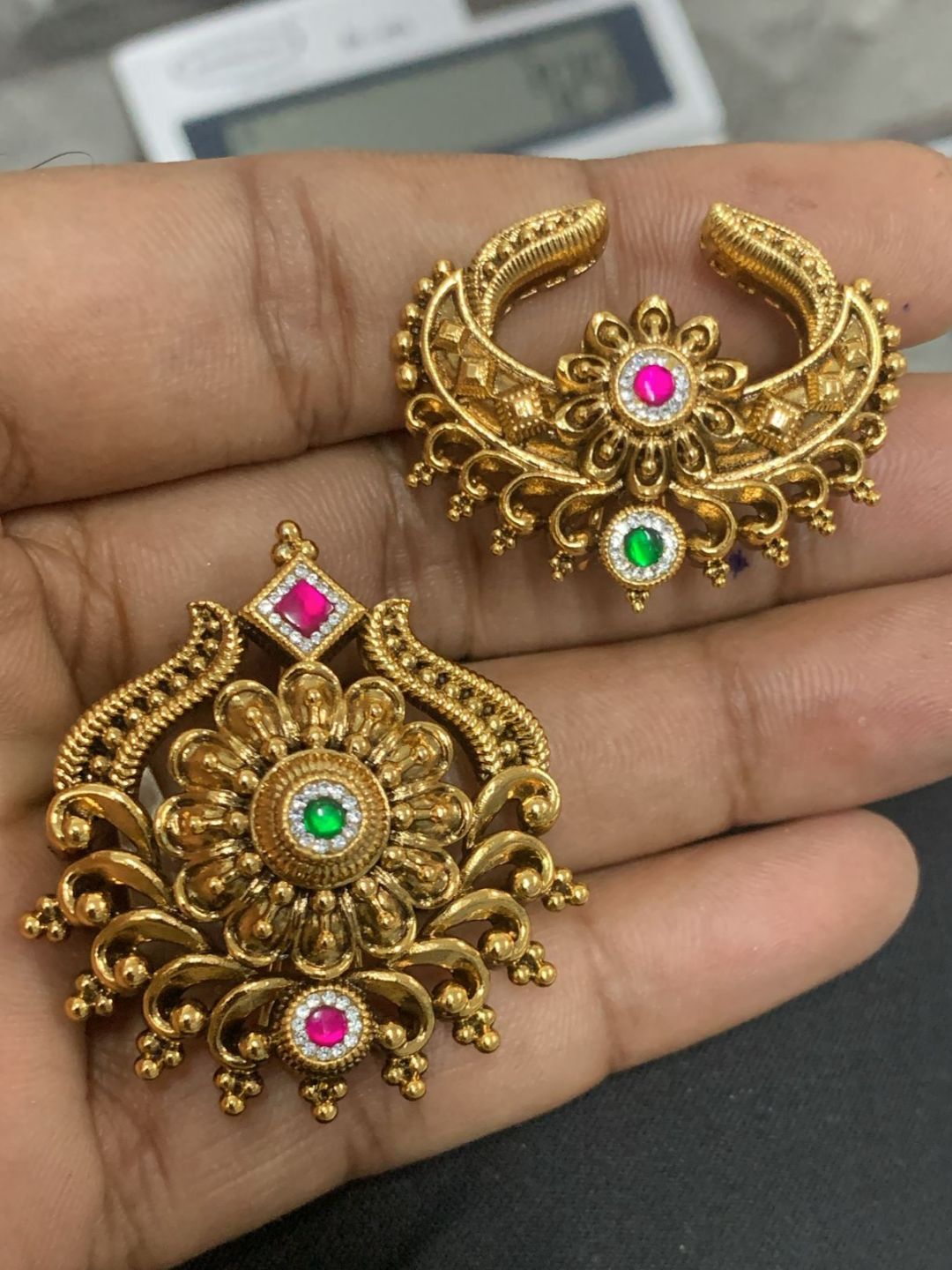 Ishhaara Antique Kemp Sun And Moon Hair Jewellery