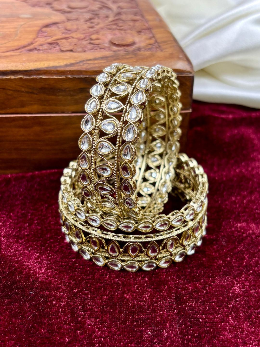 Ishhaara Antique Kundan Bangles Set