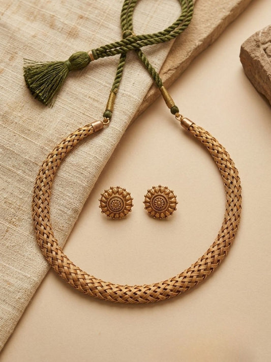 Ishhaara Antique Polish Hasli Necklace