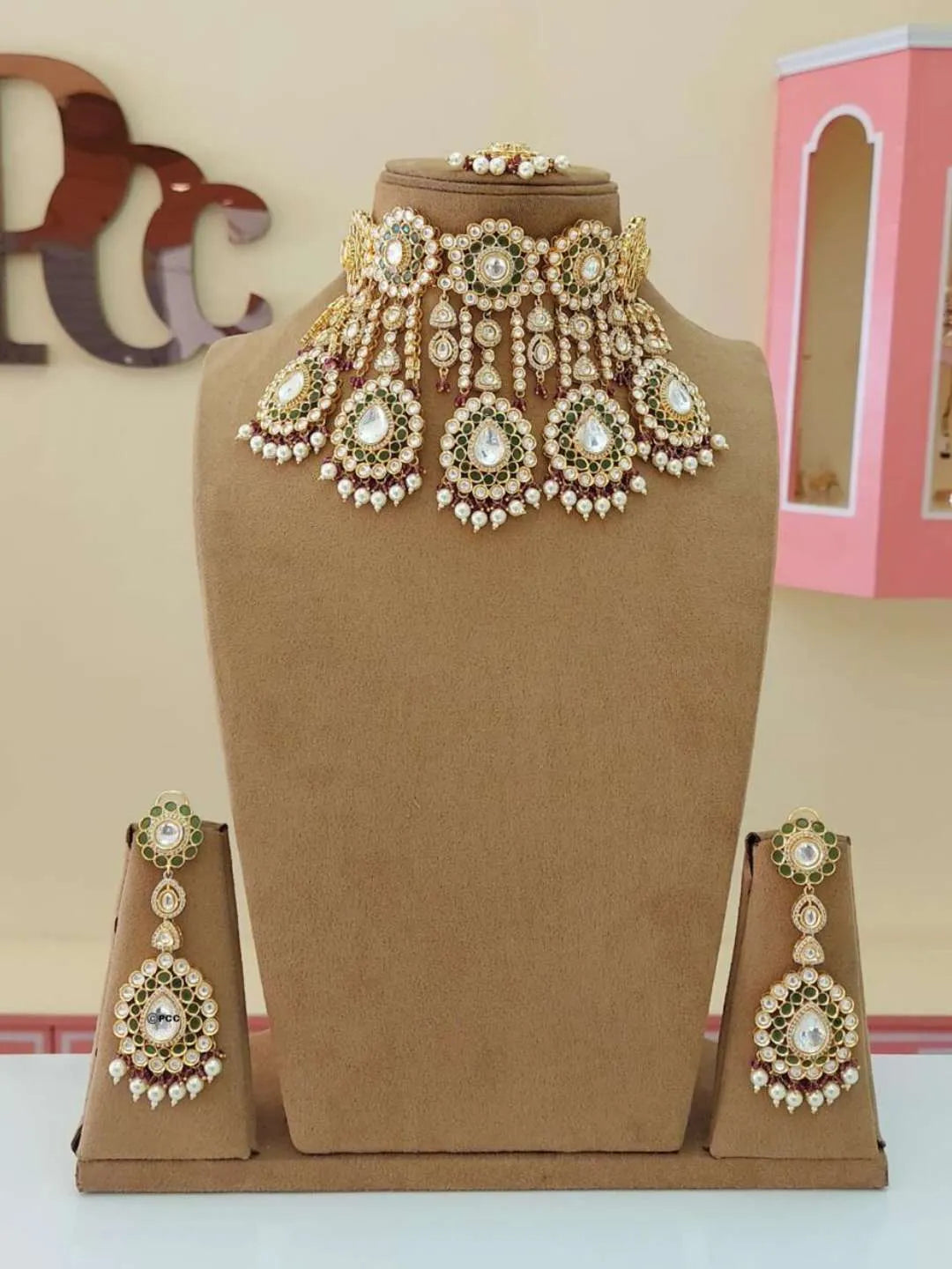 Ishhaara Antique Rajwadi Choker Set