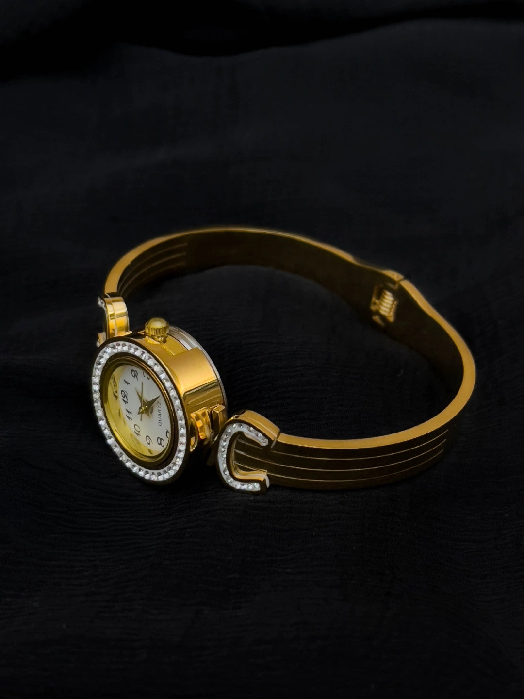 Ishhaara Antitarnish Two Stone Style Bracelet Watch