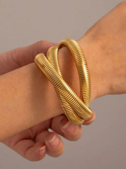Ishhaara Anusha Mani In Triple Layer Wrap Stretchable Bracelet