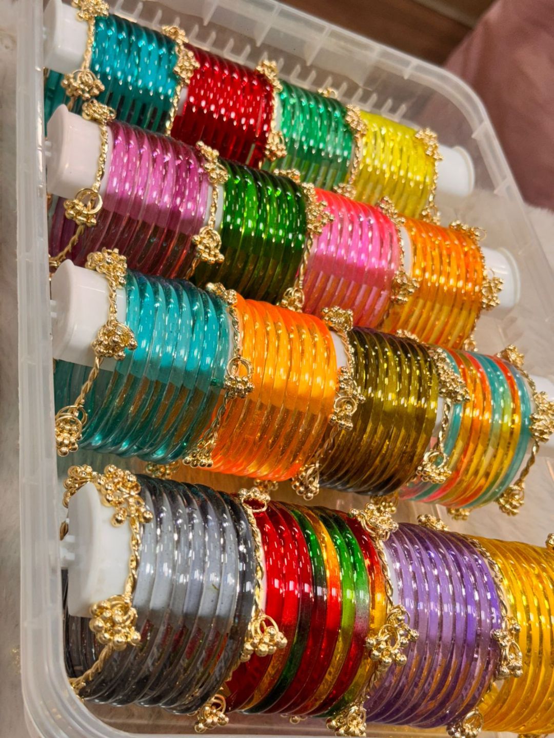 Ishhaara Assorted Jelly Bangles With Organiser