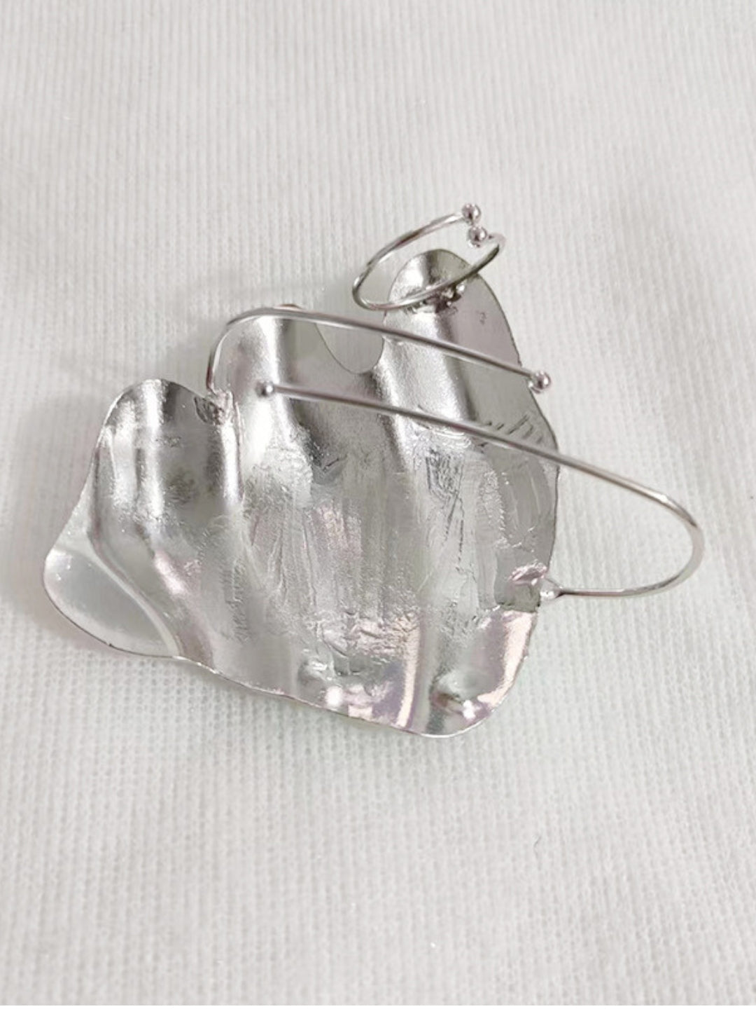 Ishhaara Asymmetrical Pleated Knuckle Ring
