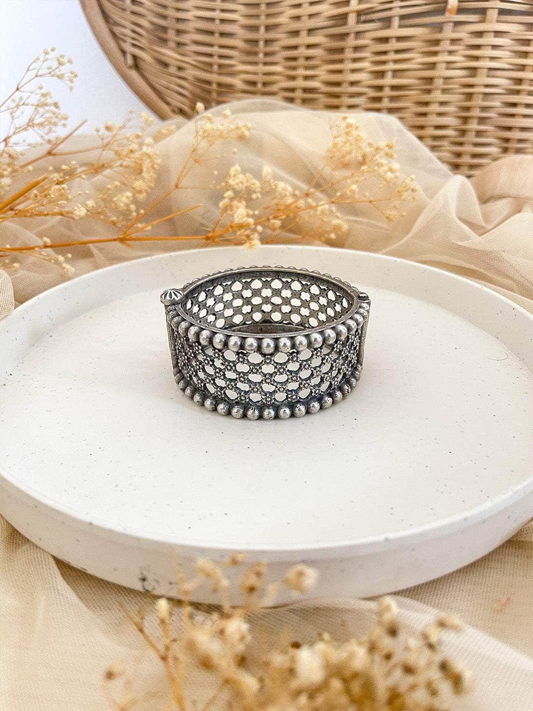 Ishhaara Atibelle Brass Silver Kada