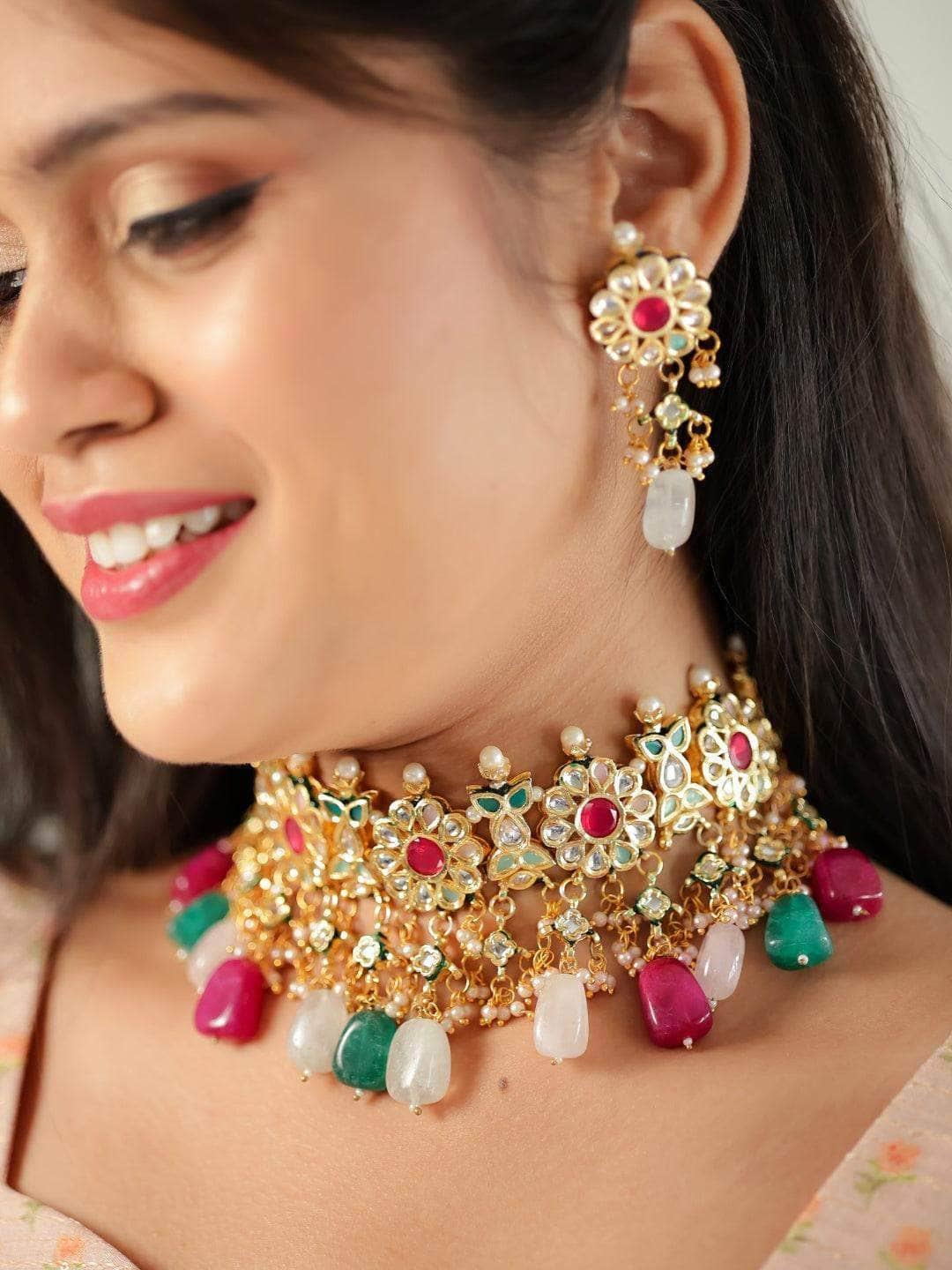 Ishhaara Ayushi Tyagi In Flower Motif Choker Set