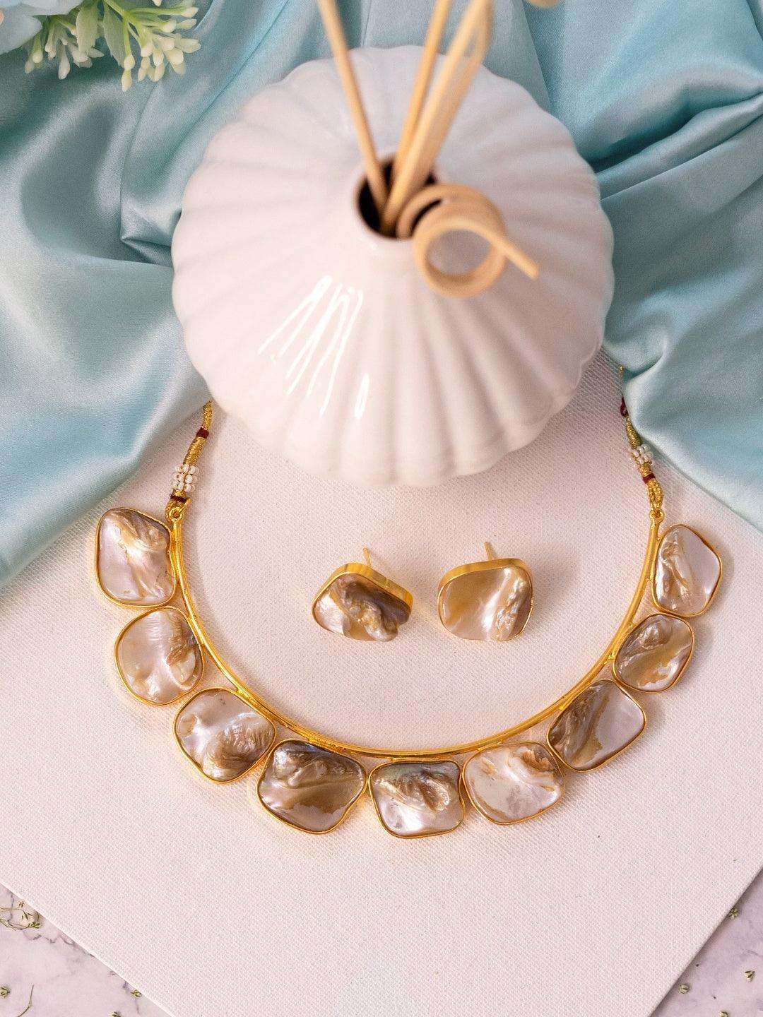 Ishhaara Baroque Choker Set