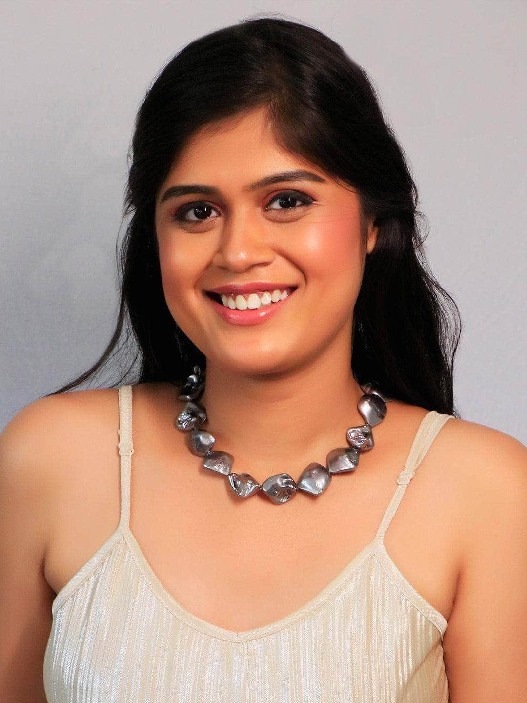 Ishhaara Baroque Statement Necklace Gray