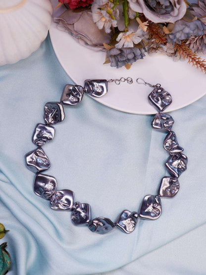 Ishhaara Baroque Statement Necklace Gray