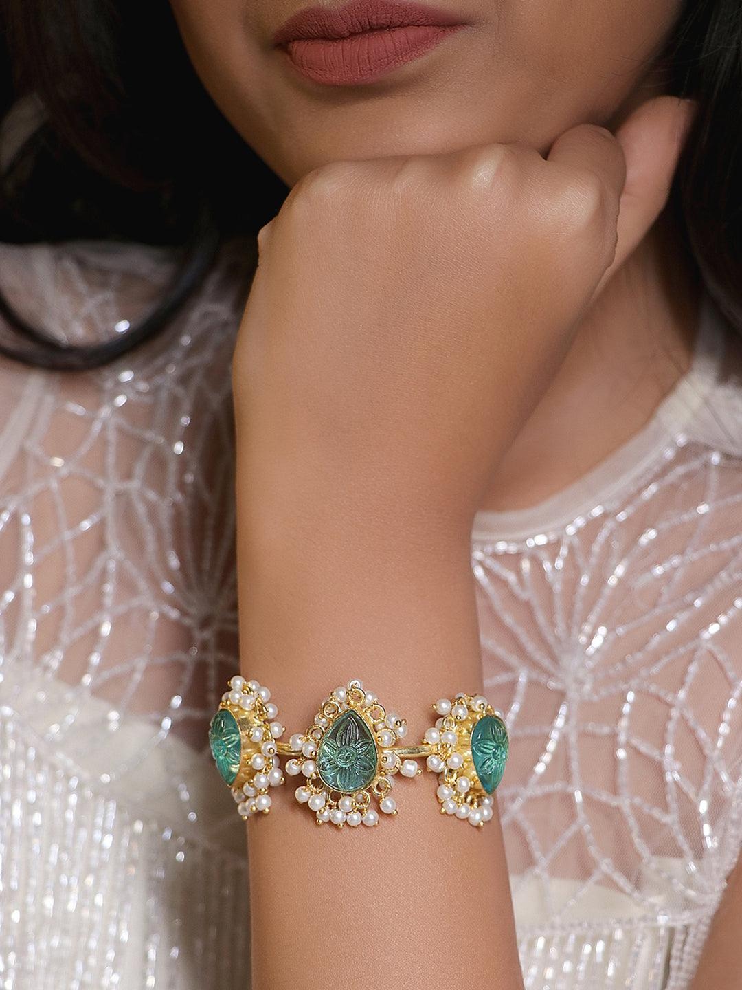 Ishhaara Berly Hand Cuff Light Blue