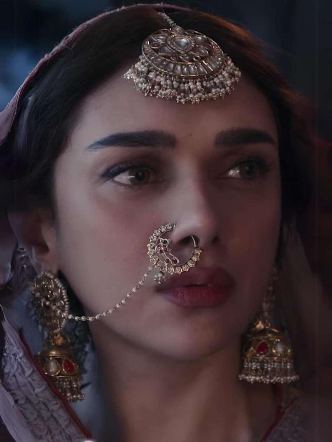 Ishhaara Bibbo Jaan Heeramandi Look Inspired Chandbali Earring Maangtika Nath Set