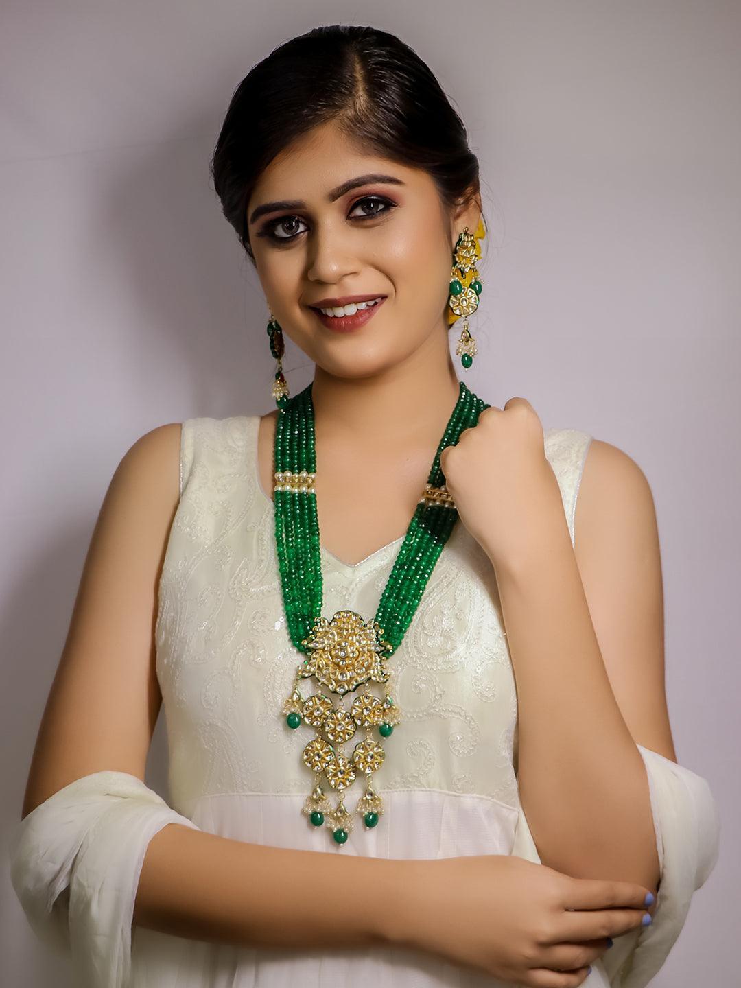 Ishhaara Big Pendant With Beryl Beads