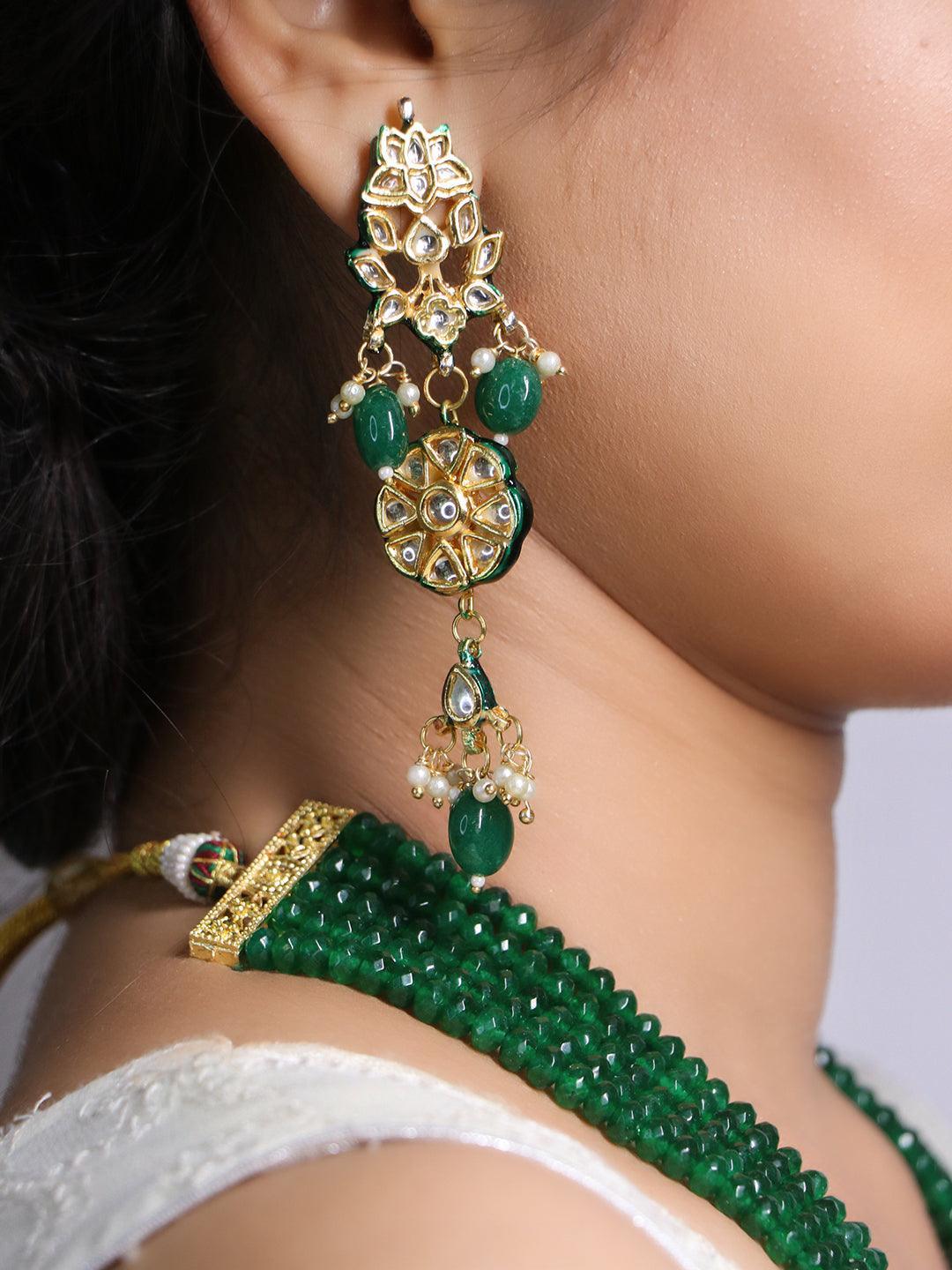 Ishhaara Big Pendant With Beryl Beads