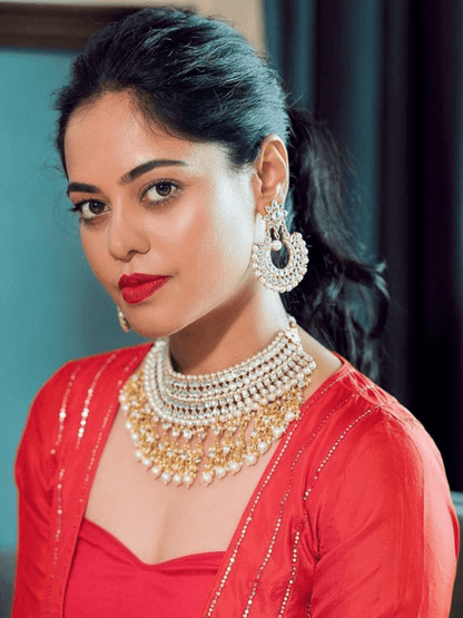 Ishhaara Bindu Madhavi In Diamond Stone Choker With Pearl Tassels