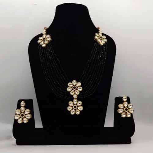 Ishhaara Black Double Flower Motif Onex Necklace Set