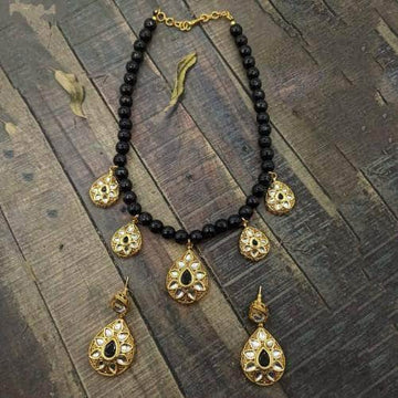 Ishhaara Black Drop Antique Beads Necklace And Earring Set