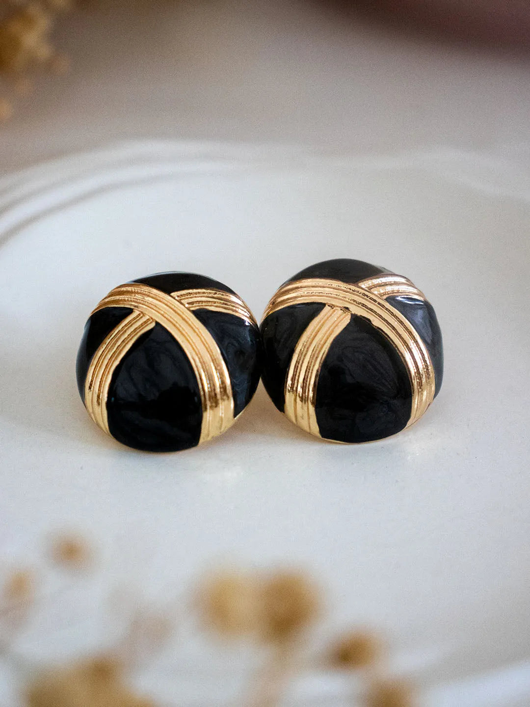 Ishhaara Black Enamel Clip On Earrings