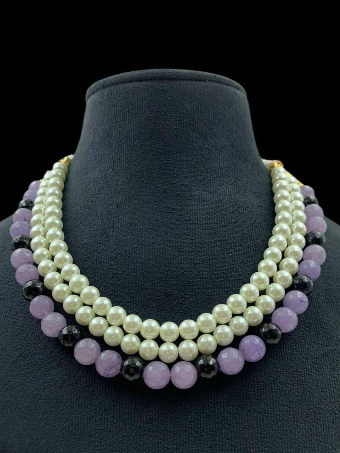 Ishhaara Black Gemstones And Pearl Studded Layered Choker