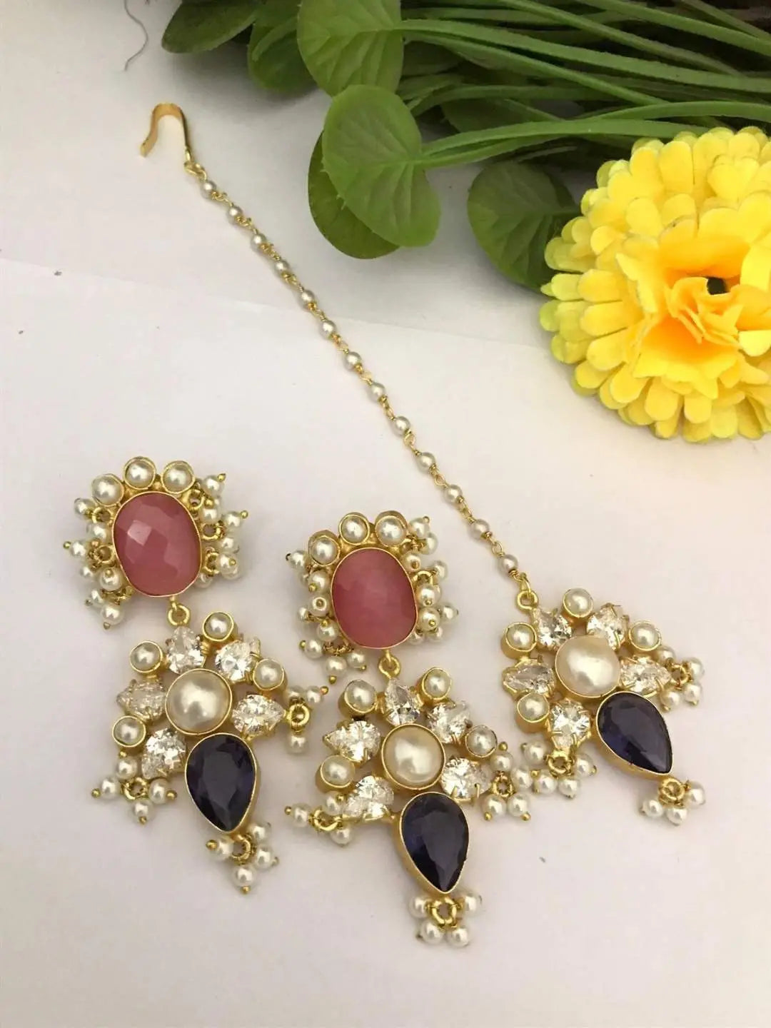 Ishhaara Black Gold Finish Kundan Earrings With Maang Tikka