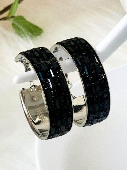 Ishhaara Huma Qureshi In Bejeweled Hoops