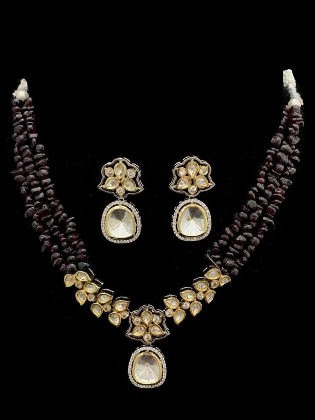 Ishhaara Black Leafy Mixlet Necklace