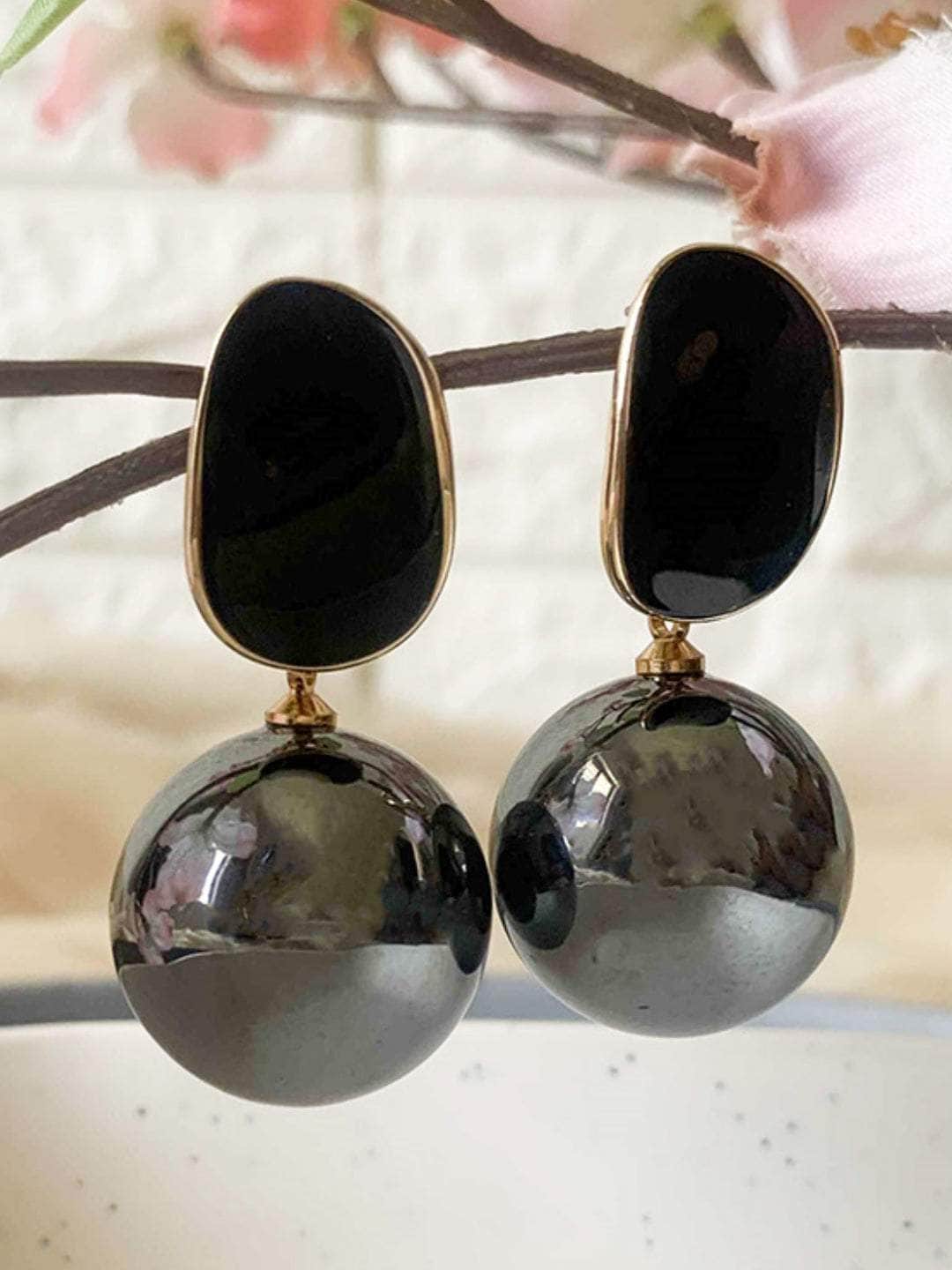 Ishhaara Black Pearl Drop Earrings