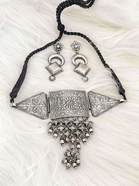 Ishhaara Black Polish Ethnic Choker