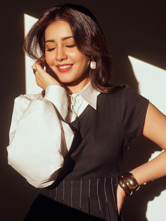 Ishhaara Raashii Khanna In Authentic Vintage Gold Bangle