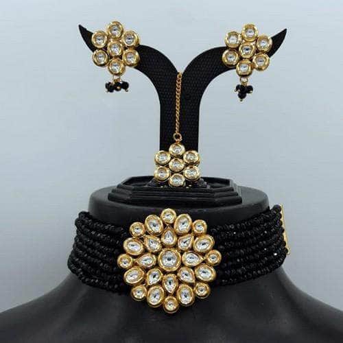 Ishhaara Black Round Kundan Patch Choker Necklace Set