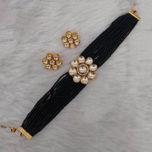 Ishhaara Simple Moti Kundan Choker Necklace Set