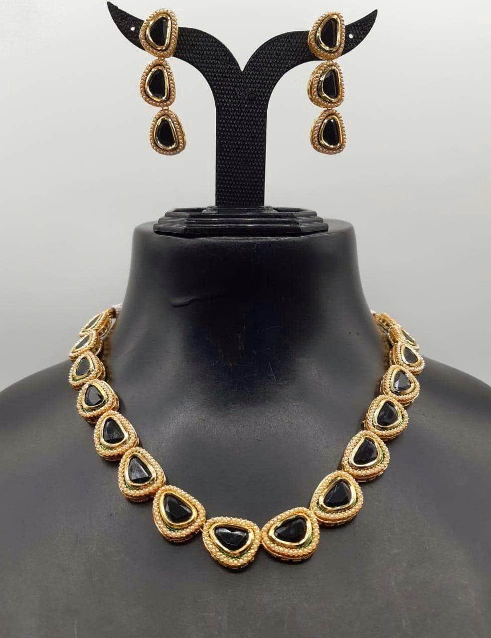 Ishhaara Single Line Kundan Set