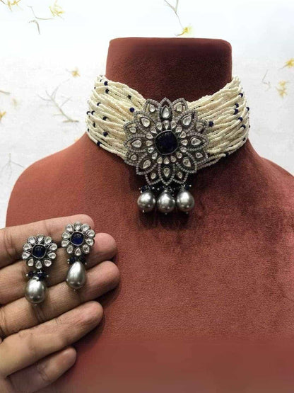 Ishhaara Baroque Center Flower Choker