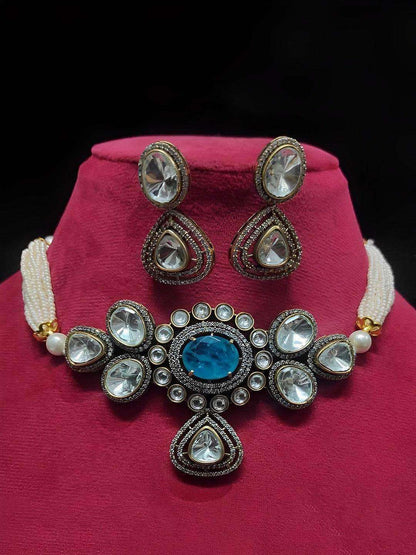 Ishhaara Carved Center Kundan Choker Set