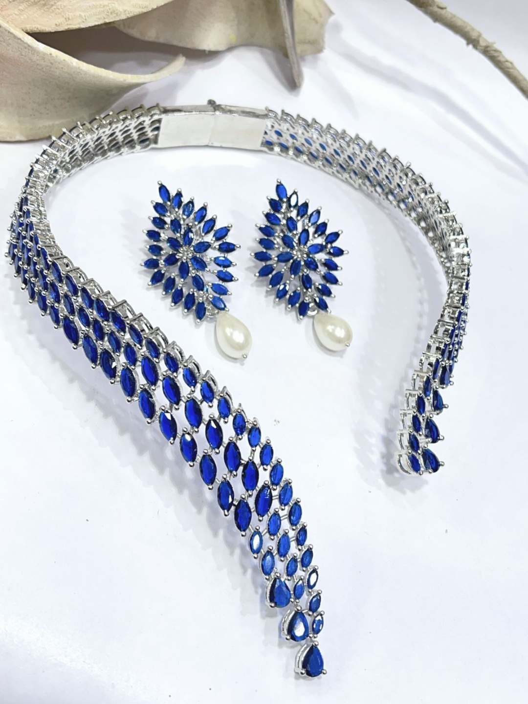 Ishhaara Blue Collar Statement Necklace