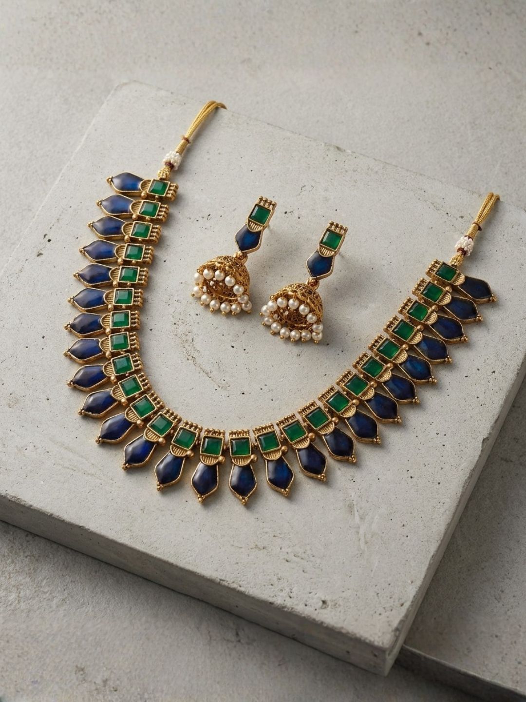 Ishhaara Blue Colored Palaka Necklace