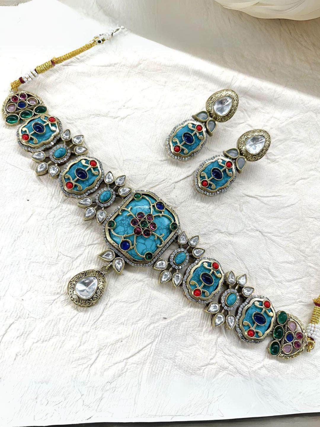 Ishhaara Blue Elegant Emerald Stone Victorian Necklace