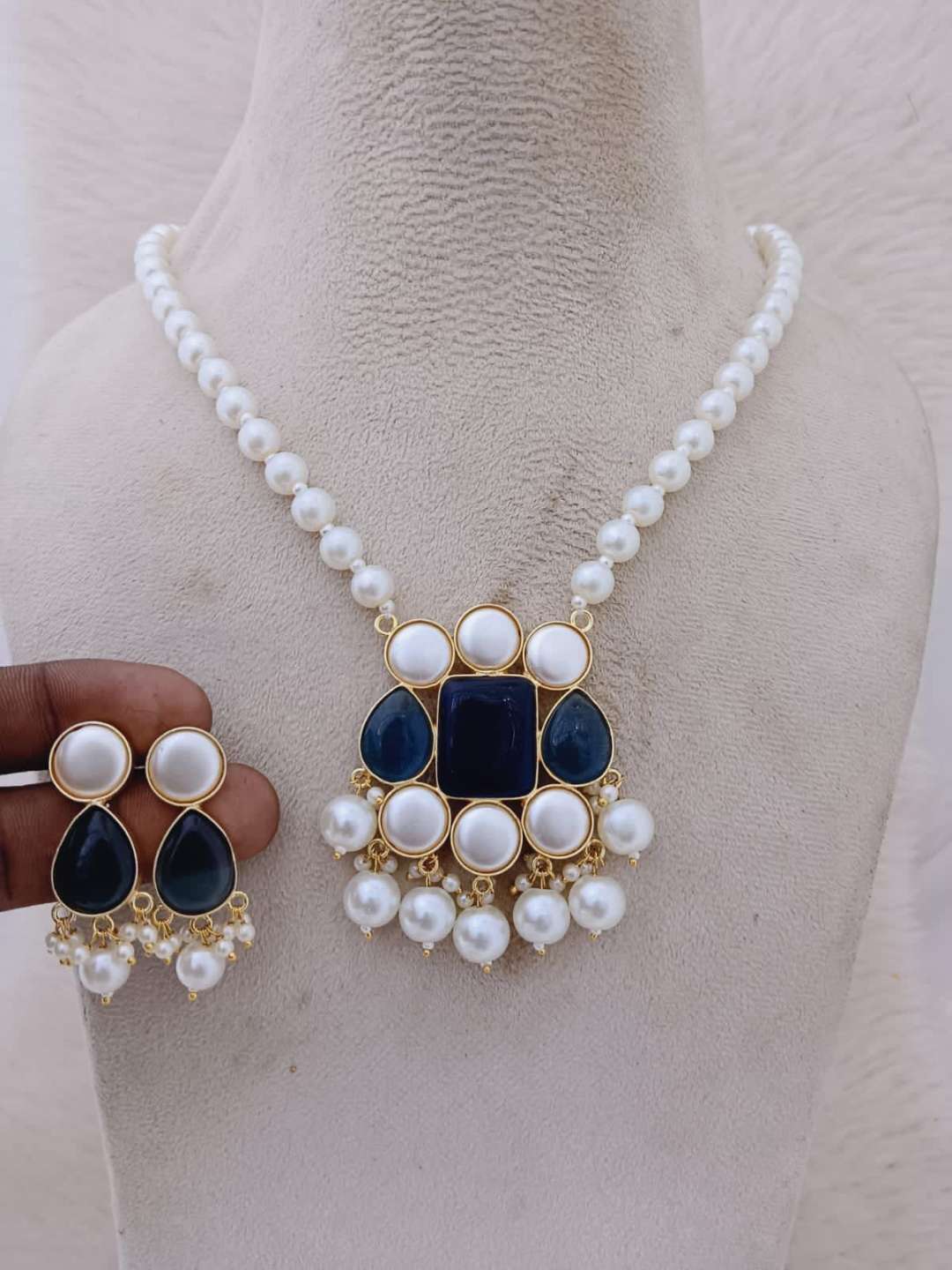 Ishhaara Blue Fusion Pearl Necklace Set