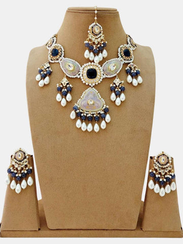 Ishhaara Blue Kundan Beaded Pendant Choker Set