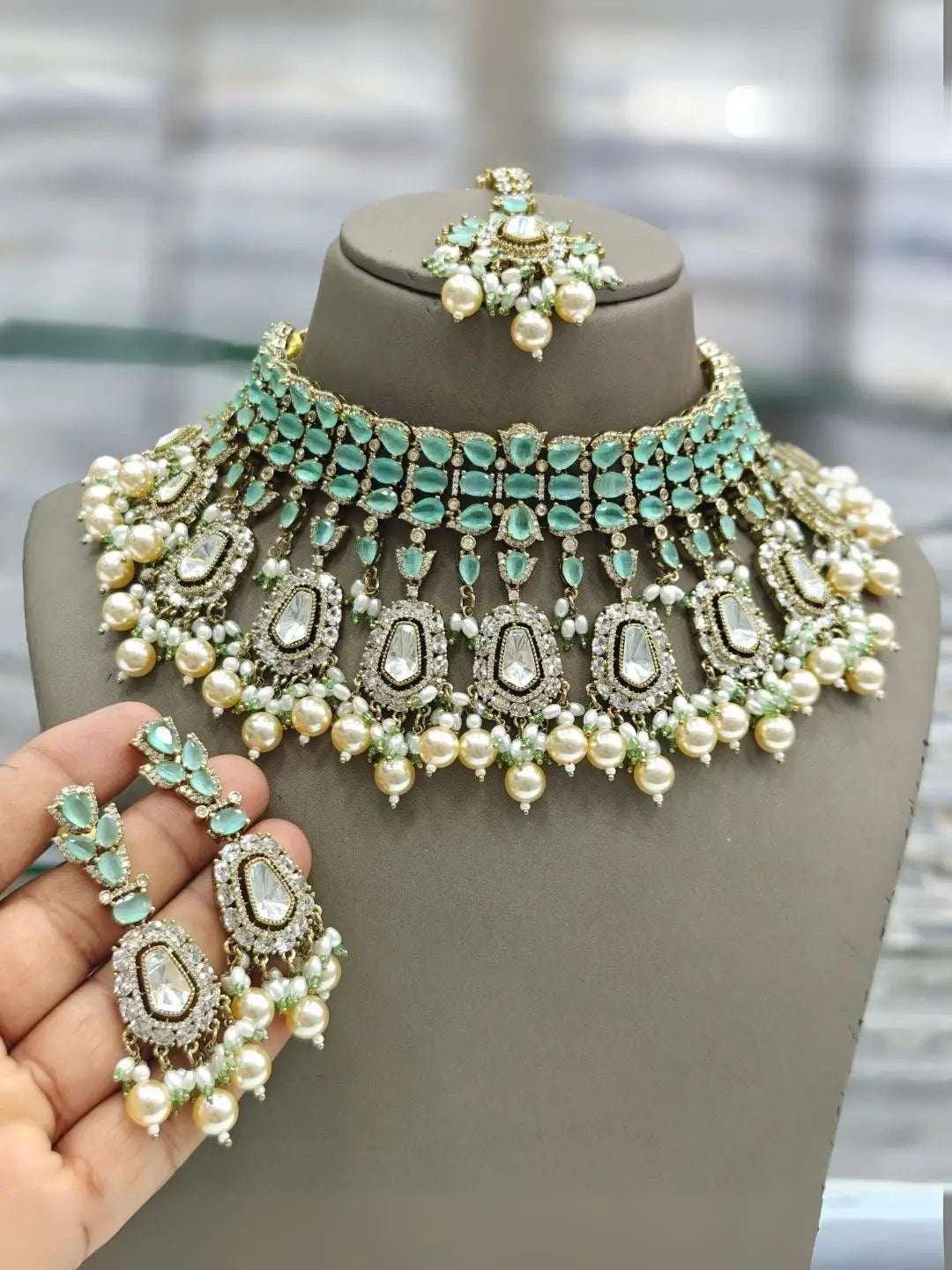 Ishhaara Blue Moissanite Kundan And Ad Choker Set With Earrings