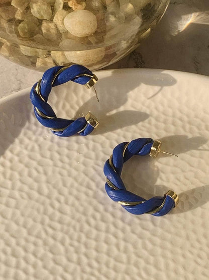 Ishhaara Sanjana Sanghi In Twisted Round Hoop Earrings