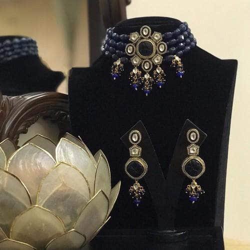 Ishhaara Round Victorian Pendant Choker Set