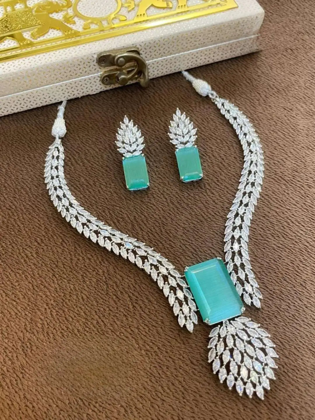 Ishhaara Blue Silver Finish Ad Necklace Set